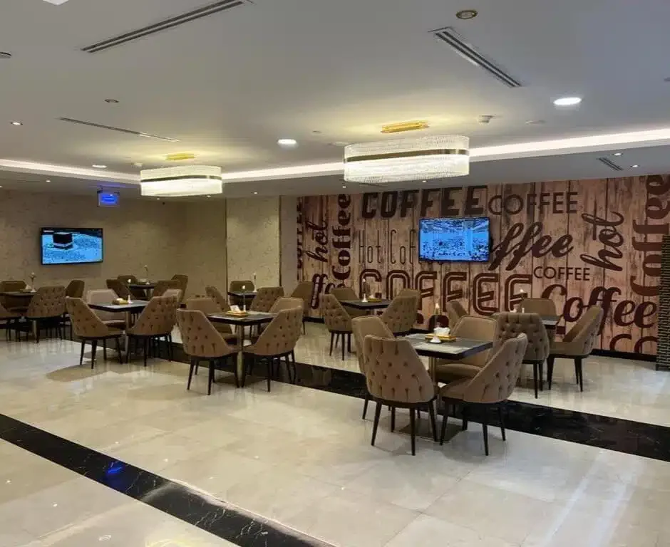 Al Ansar Golden Tulip — cafeteria
