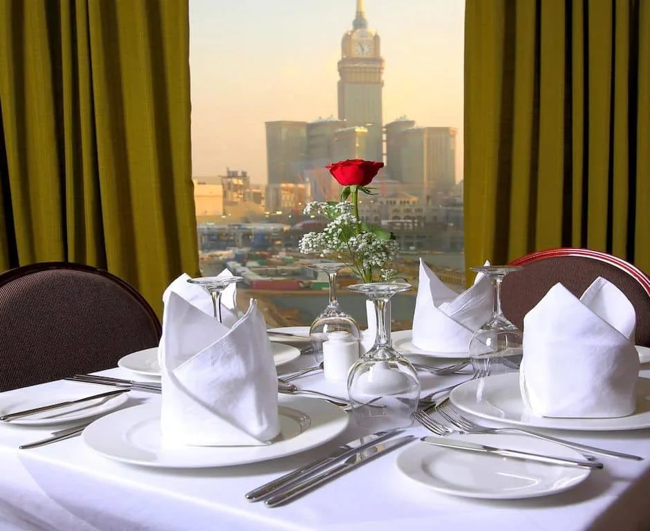 Grand Makkah Hotel Araek Group — dining area