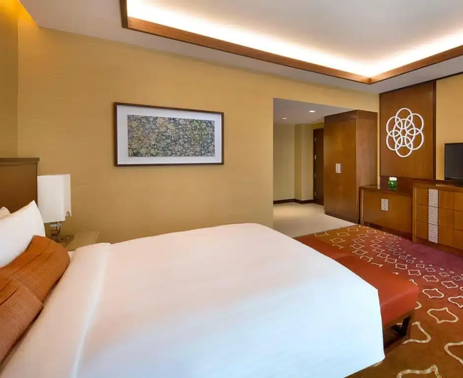 Jabal Omar Marriott Hotel — single room