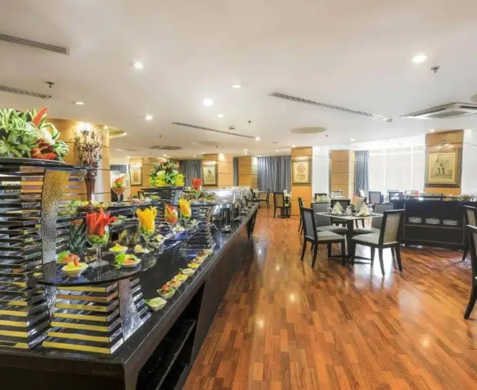 Prestige Al Mashaer Hotel — buffet area