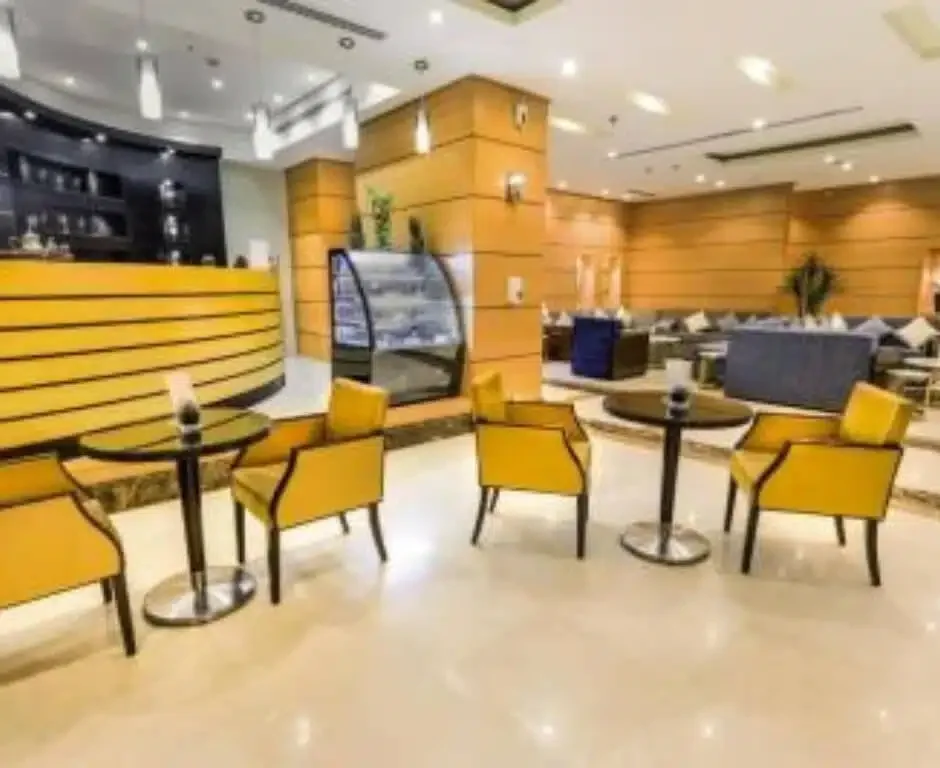 Prestige Al Mashaer Hotel — cafe area