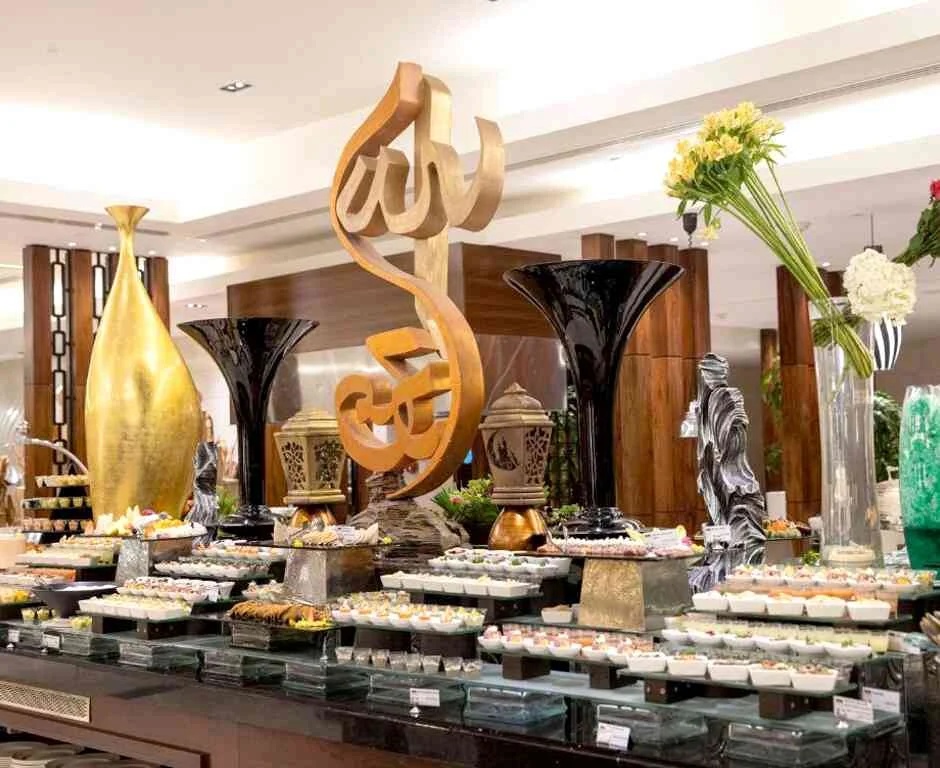 Swissotel Al Maqam Makkah — food court